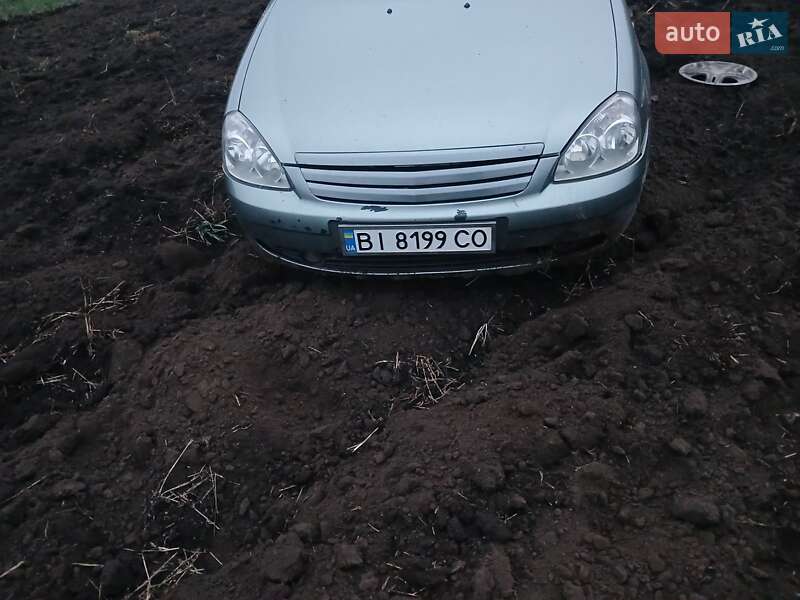 Хетчбек ВАЗ / Lada 2172 Priora 2008 в Лохвиці фото 2 Хетчбек ВАЗ / Lada 2172 Priora 2008 в Лохвиці