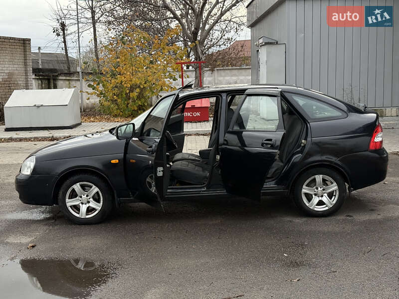 Хэтчбек ВАЗ / Lada 2172 Priora 2013 в Первомайске фото 20 Хэтчбек ВАЗ / Lada 2172 Priora 2013 в Первомайске