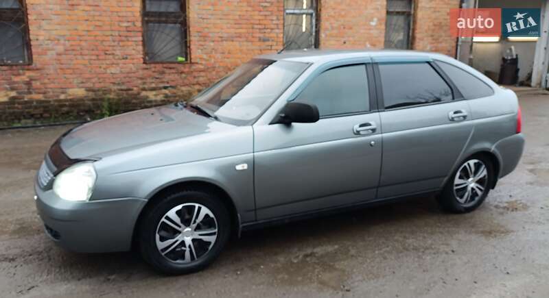 ВАЗ / Lada 2172 Priora 2011