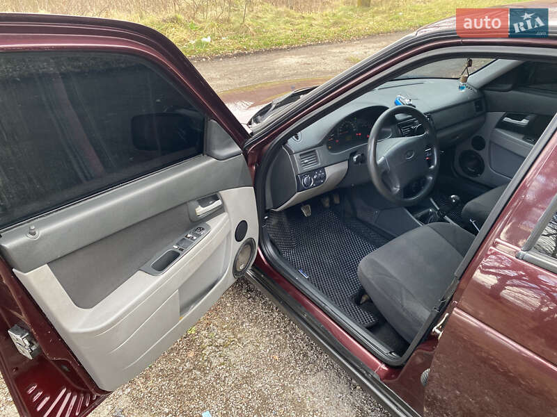 Хэтчбек ВАЗ / Lada 2172 Priora 2008 в Берегомете фото 9 Хэтчбек ВАЗ / Lada 2172 Priora 2008 в Берегомете