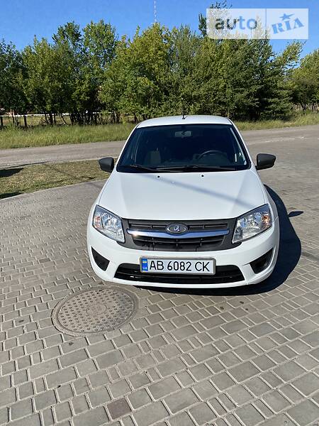 Седан ВАЗ / Lada 2190 Granta 2016 в Казатине