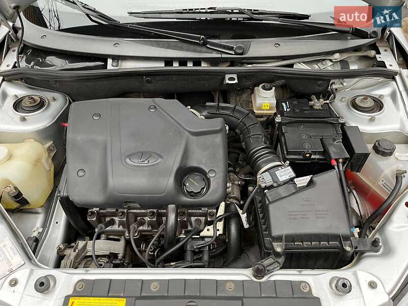 Седан ВАЗ / Lada 2190 Granta 2013 в Черкассах