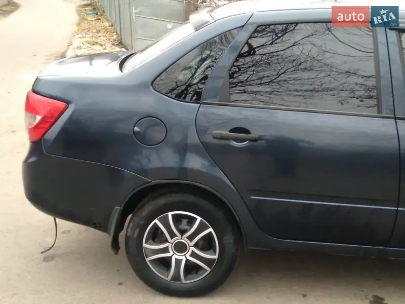 ВАЗ / Lada 2190 Granta 2013 VIN XTA219010D0137775 фото оголошення 5 з 44