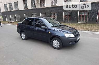 Седан ВАЗ 2190 Granta 2012 в 