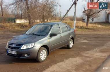 Седан ВАЗ 2190 Granta 2015 в 
