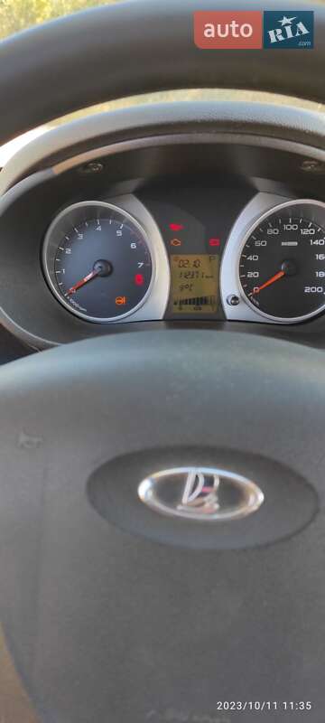 Седан ВАЗ / Lada 2190 Granta 2013 в Днепре