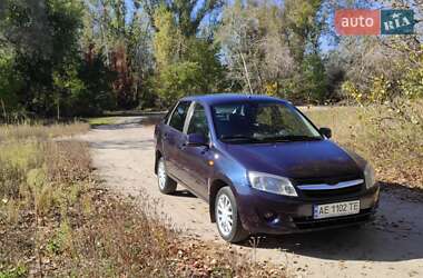 Седан ВАЗ / Lada 2190 Granta 2013 в Дніпрі