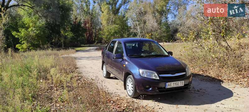 Седан ВАЗ / Lada 2190 Granta 2013 в Днепре