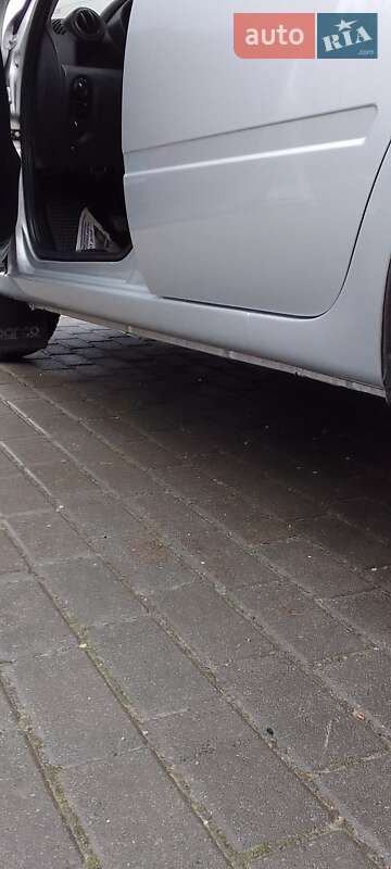 Седан ВАЗ / Lada 2190 Granta 2013 в Харькове фото 14 Седан ВАЗ / Lada 2190 Granta 2013 в Харькове