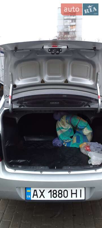 Седан ВАЗ / Lada 2190 Granta 2013 в Харькове фото 18 Седан ВАЗ / Lada 2190 Granta 2013 в Харькове