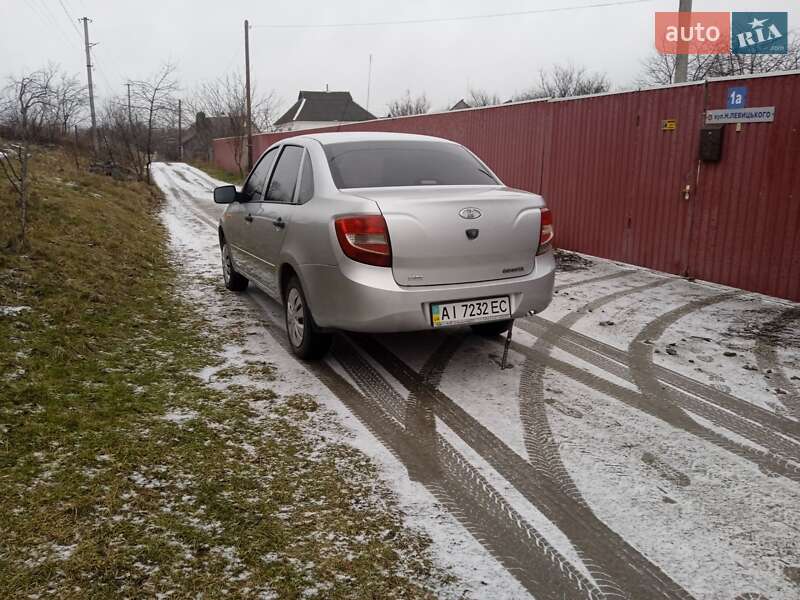 Седан ВАЗ / Lada 2190 Granta 2013 в Белой Церкви