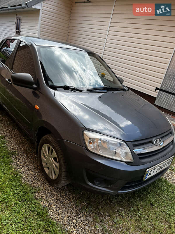 Седан ВАЗ / Lada 2190 Granta 2016 в Коломые