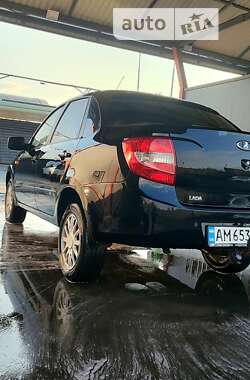 Седан ВАЗ 2190 Granta 2013 в 