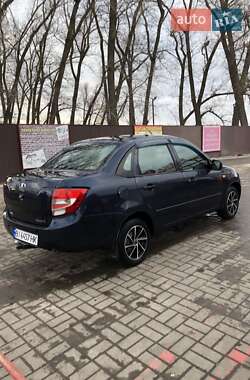 Седан ВАЗ 2190 Granta 2013 в 