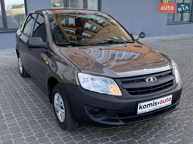 Седан ВАЗ / Lada 2190 Granta 2015 в Виннице