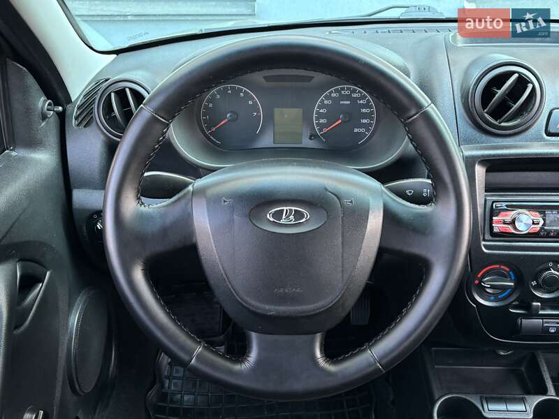 Седан ВАЗ / Lada 2190 Granta 2015 в Виннице