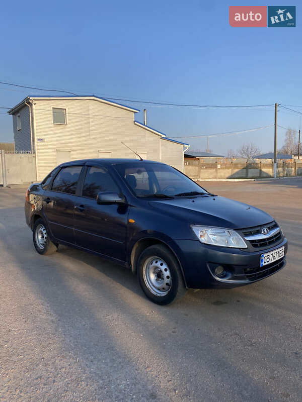 Седан ВАЗ / Lada 2190 Granta 2013 в Прилуках
