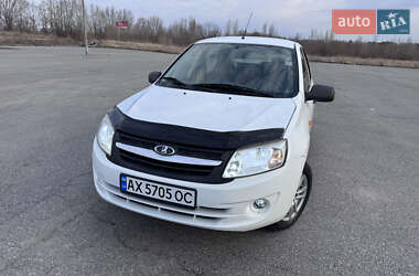 Седан ВАЗ 2190 Granta 2013 в 