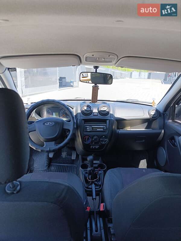 Седан ВАЗ / Lada 2190 Granta 2014 в Полтаве