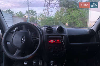 Седан ВАЗ 2190 Granta 2013 в 