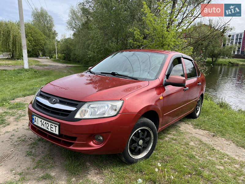 ВАЗ / Lada 2190 Granta 2013