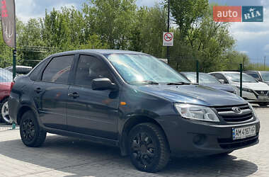 Седан ВАЗ 2190 Granta 2012 в 