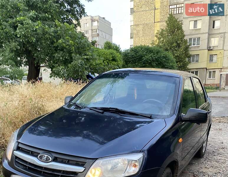 ВАЗ / Lada 2190 Granta 2012