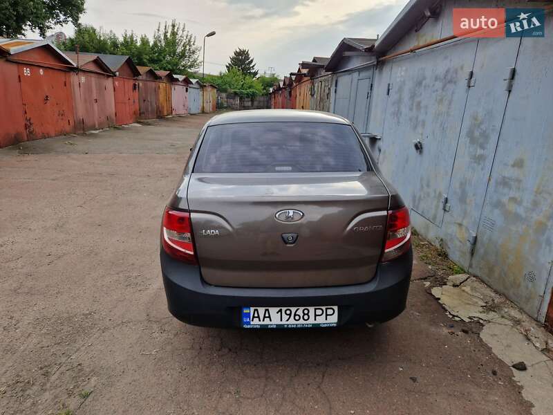 Седан ВАЗ / Lada 2190 Granta 2015 в Киеве
