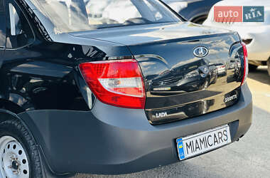 Седан ВАЗ 2190 Granta 2012 в 