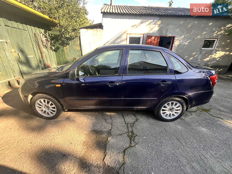 Седан ВАЗ / Lada 2190 Granta 2014 в Коростишеві