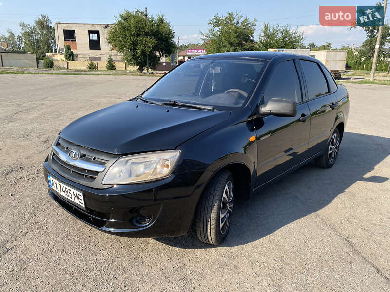 ВАЗ / Lada 2190 Granta 2012