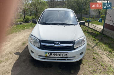 Седан ВАЗ 2190 Granta 2012 в 