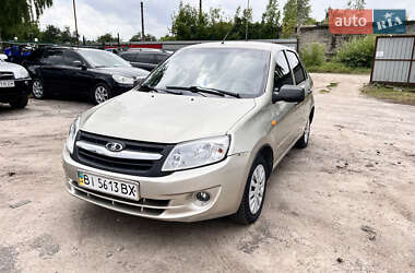 Седан ВАЗ 2190 Granta 2013 в 