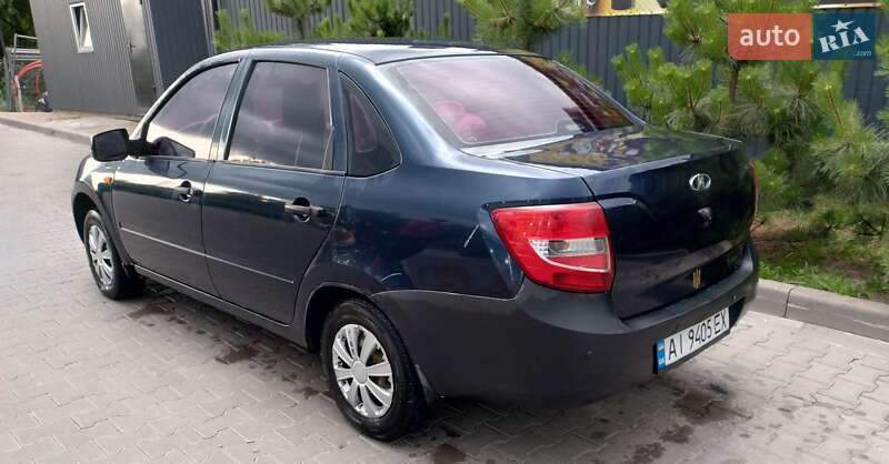 Седан ВАЗ / Lada 2190 Granta 2012 в Києві
