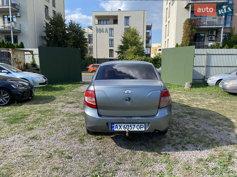 Седан ВАЗ / Lada 2190 Granta 2012 в Киеве