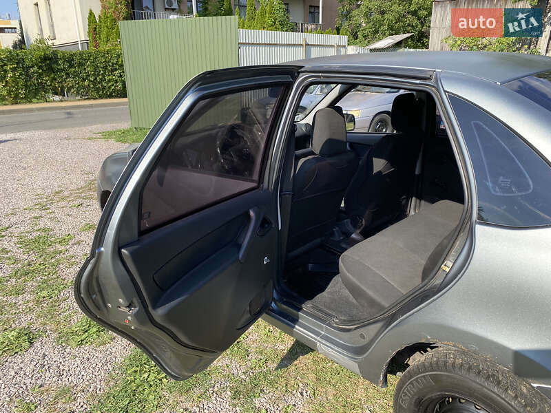 Седан ВАЗ / Lada 2190 Granta 2012 в Киеве