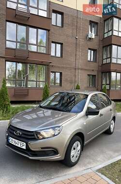 Седан ВАЗ 2190 Granta 2020 в 
