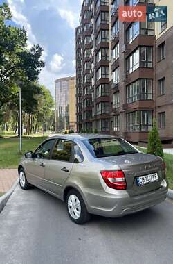 Седан ВАЗ 2190 Granta 2020 в 