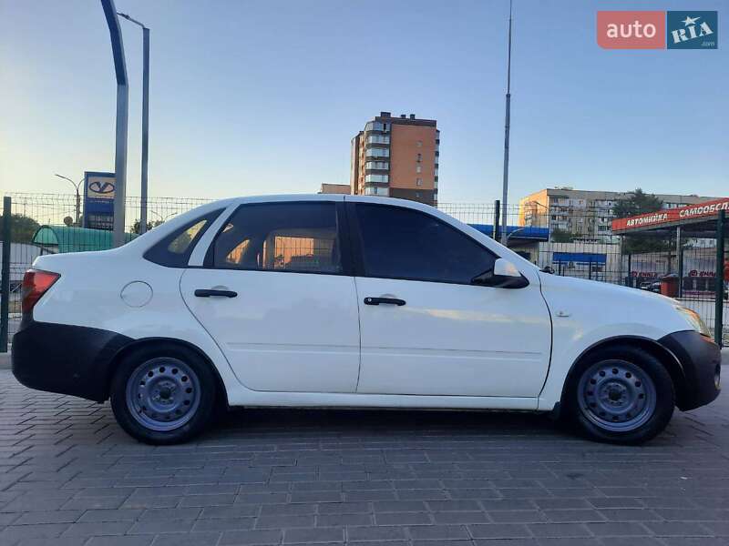 Седан ВАЗ / Lada 2190 Granta 2012 в Черкассах