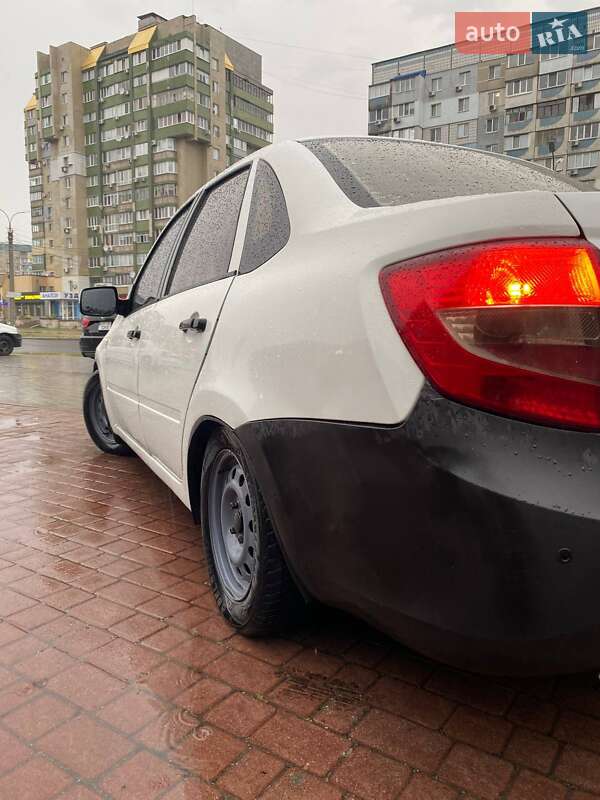 Седан ВАЗ / Lada 2190 Granta 2012 в Черкассах