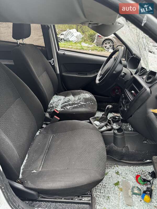 Седан ВАЗ / Lada 2190 Granta 2013 в Києві