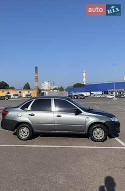 Седан ВАЗ 2190 Granta 2012 в 
