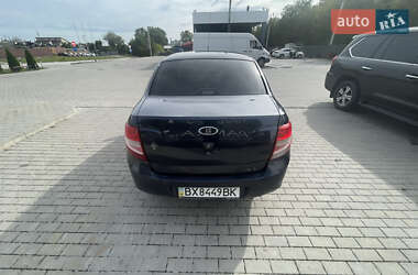 Седан ВАЗ 2190 Granta 2013 в 