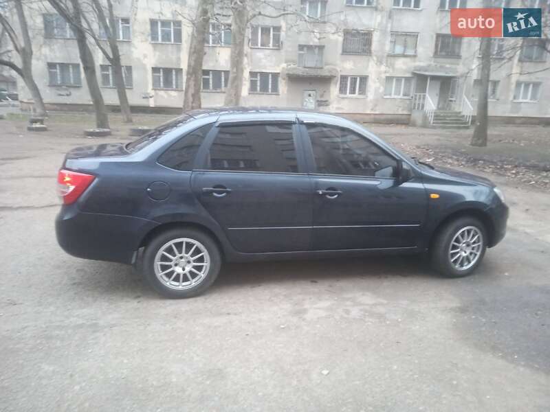 Седан ВАЗ / Lada 2190 Granta 2012 в Одесі