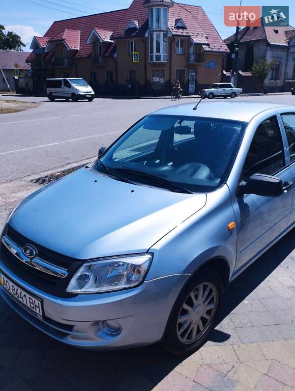 ВАЗ / Lada 2190 Granta 2014