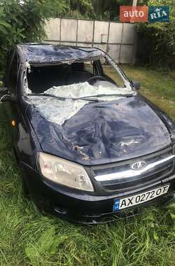 Седан ВАЗ 2190 Granta 2012 в 