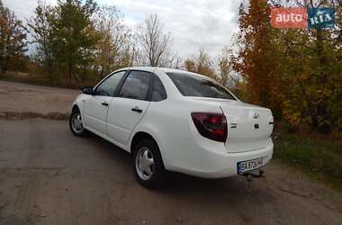 Седан ВАЗ 2190 Granta 2016 в 