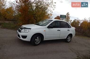 Седан ВАЗ 2190 Granta 2016 в 