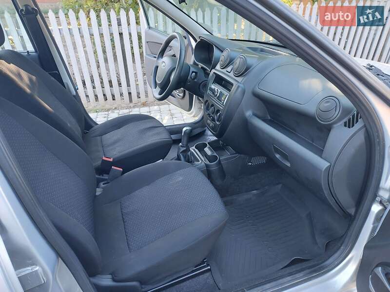 Седан ВАЗ / Lada 2190 Granta 2014 в Виннице