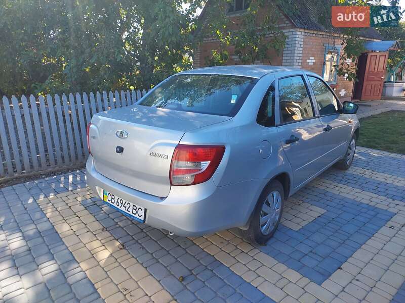 Седан ВАЗ / Lada 2190 Granta 2014 в Виннице